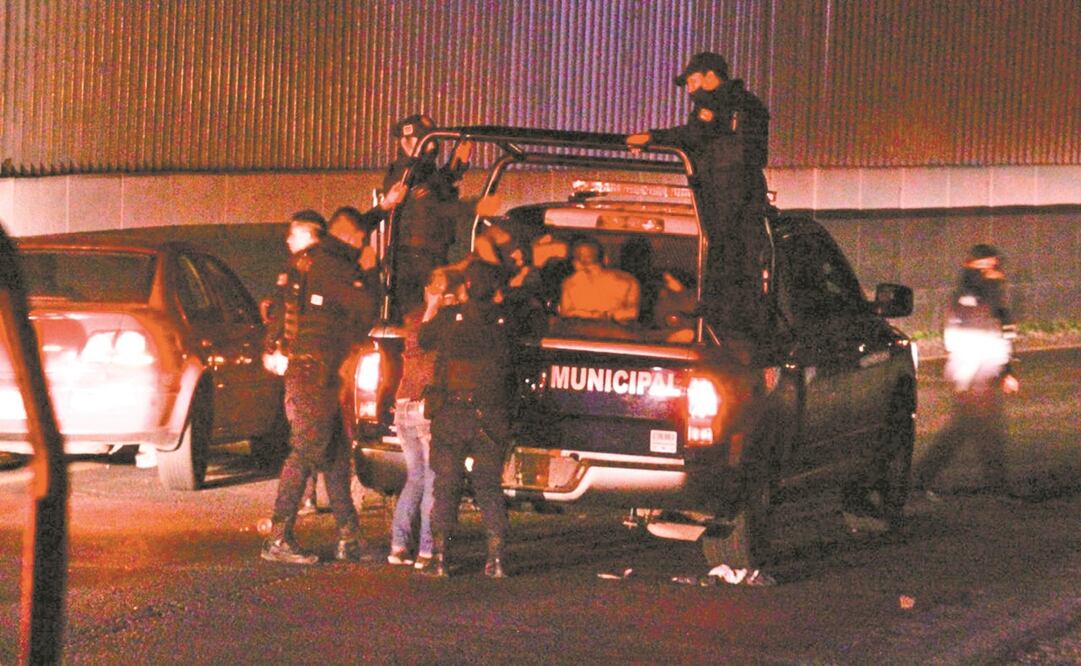 El martes, policías estatales y federales realizaron un operativo realizado en la plaza de cobro 184, tomada desde el 5 de octubre. Foto: Archivo. EL UNIVERSAL