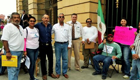 Protestan frente a oficinas del SAT en Tampico por gasolinazo