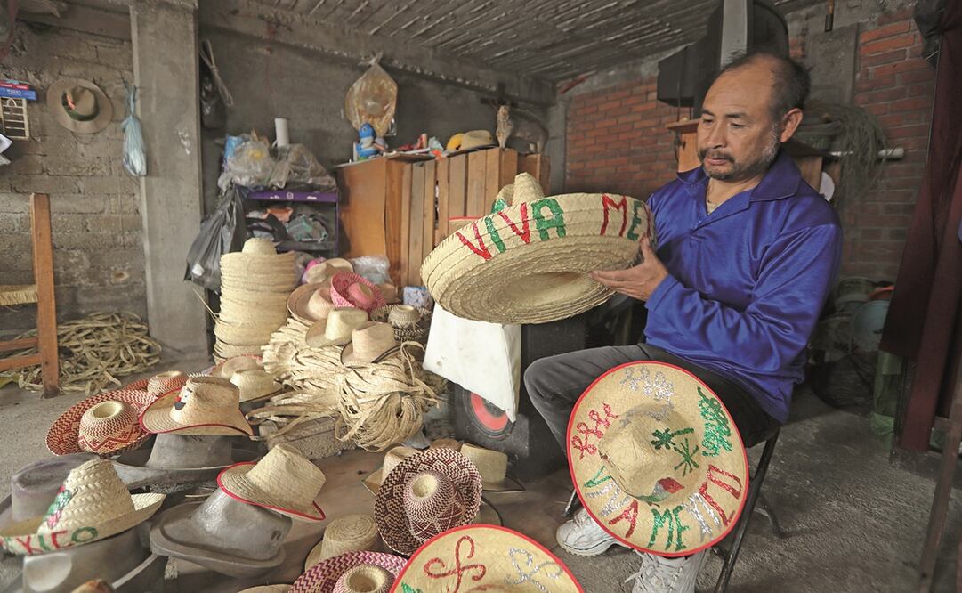 Los Serafín de la Cruz invitan a las personas a visitar su taller en San Cristóbal Huichochitlán y ayudarlos a recuperarse de la crisis. Foto: Jorge Alvarado. El Universal