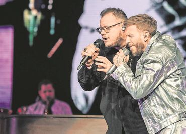 Sin Bandera celebra 20 años de cantarle al amor