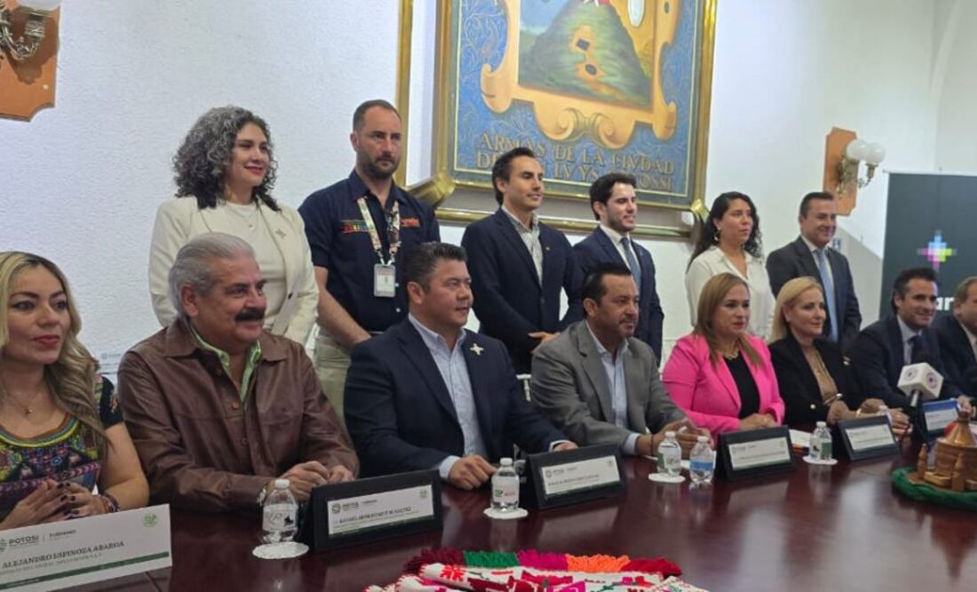 Por su parte, Ricardo Dueñas, director general de OMA, dijo que la expansión de la conectividad aérea con Volaris, a través de tres nuevas rutas internacionales, refuerza el papel de San Luis Potosí. Foto: Archivo/El Universal