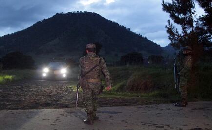 Retiran restos de helicóptero de Sedena que cayó en Huipilo