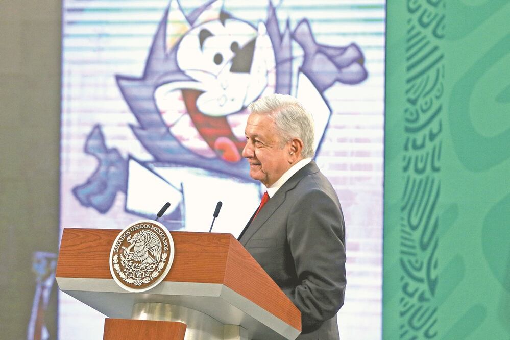 El presidente recordó a Jorge Arvizu y a Benito Bodoque , personaje al que el actor prestó su voz. Foto: CARLOS MEJÍA. EL UNIVERSAL