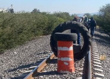 Productores de maíz exigen diálogo en la Cámara de Diputados; bloquean vías de tren y liberan casetas