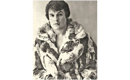 DFS espió a Juan Gabriel con recursos públicos