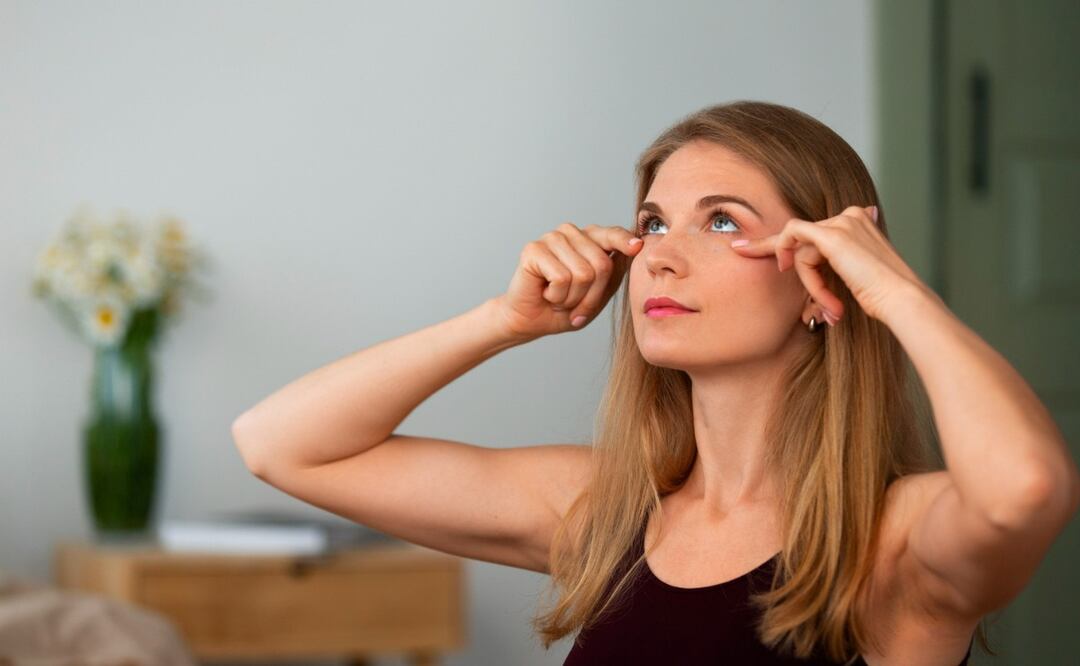 Dile adiós a las bolsas debajo de los ojos. Foto: Freepik