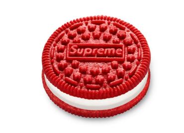 Supreme Lanza galletas oreo y otros objetos con su firma