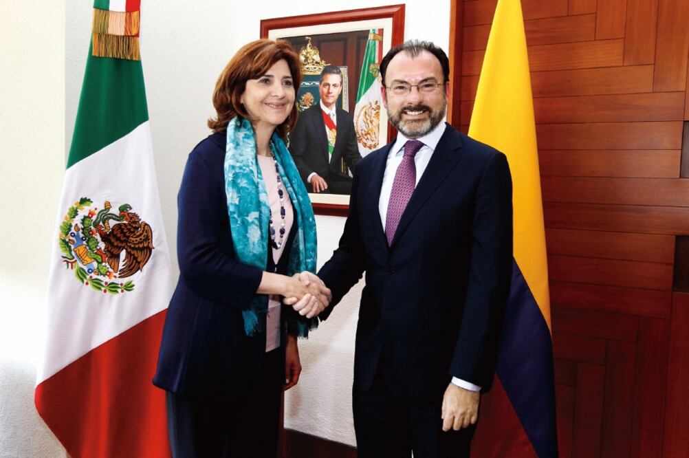 La ministra de Relaciones Exteriores de Colombia, María Ángela Holguín, fue recibida por su homólogo mexicano Luis Videgaray Caso (NOTIMEX)