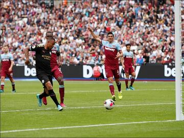 Manchester City aplasta al West Ham del 'Chicharito'