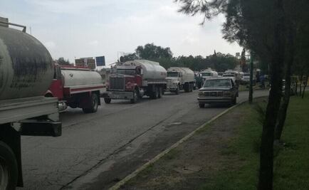 Transportistas cierran avenida en Cuautitlán Izcalli