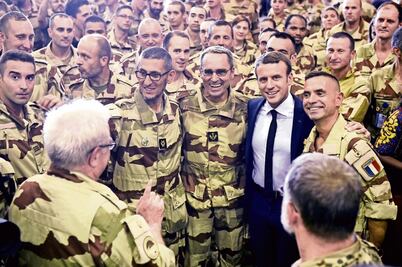 Macron se compromete a combatir a yihadistas