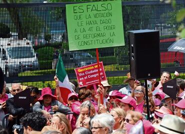 "No tenían claro por qué se manifestaban”, dice AMLO tras protesta en el INE contra sobrerrepresentación
