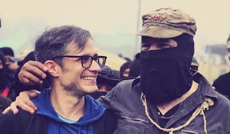 Gael comparte foto con el subcomandante Galeano y pide preparar memes