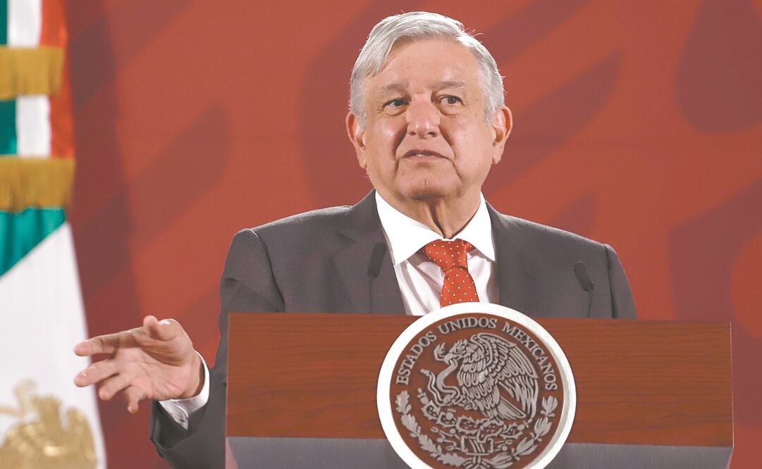 El presidente Andrés Manuel López Obrador agradeció a los empresarios que asistieron a la cena de tamales de chipilín en Palacio Nacional. Foto: BERENICE FREGOSO. EL UNIVERSAL