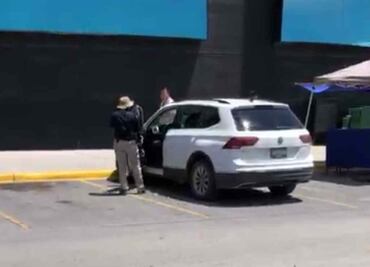 Matan a hombre en estacionamiento de centro comercial en Reynosa