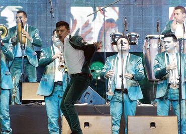 La Original Banda el Limón se moderniza