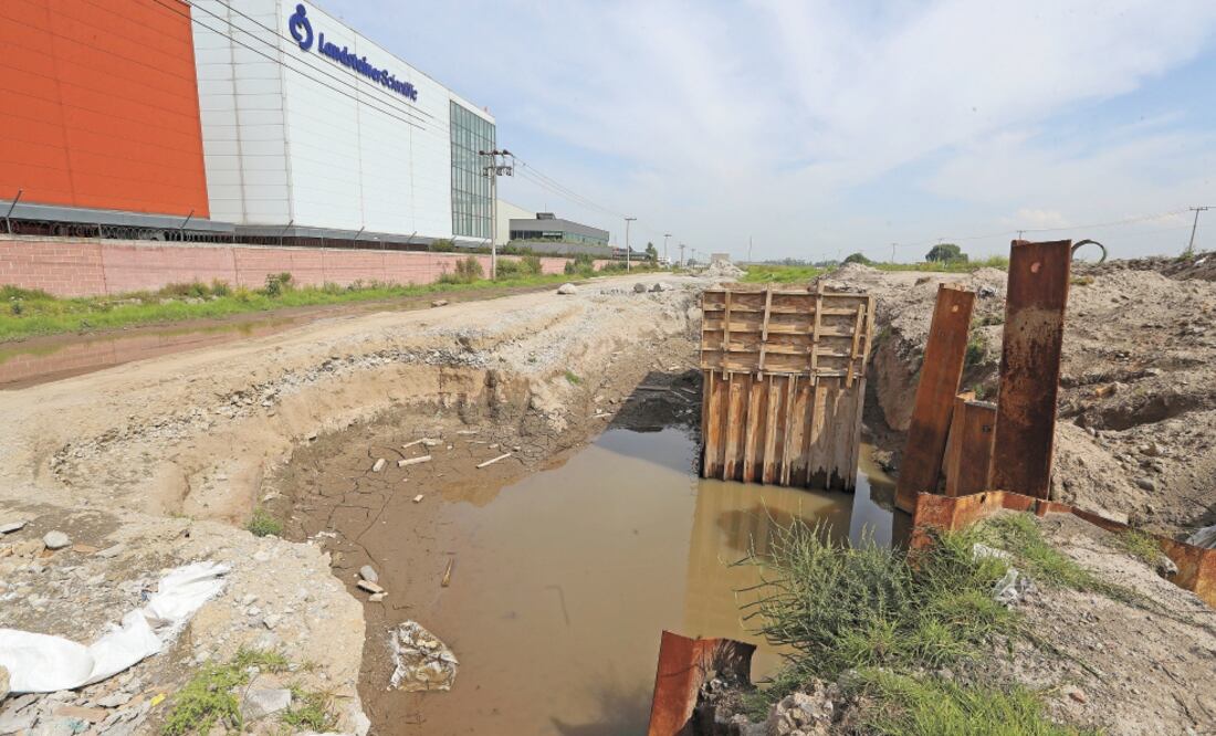Industriales acusan que no hay mantenimiento adecuado de los afluentes de descarga en la zona del Parque Toluca 2000. Foto/JORGE ALVARADO. EL UNIVERSAL