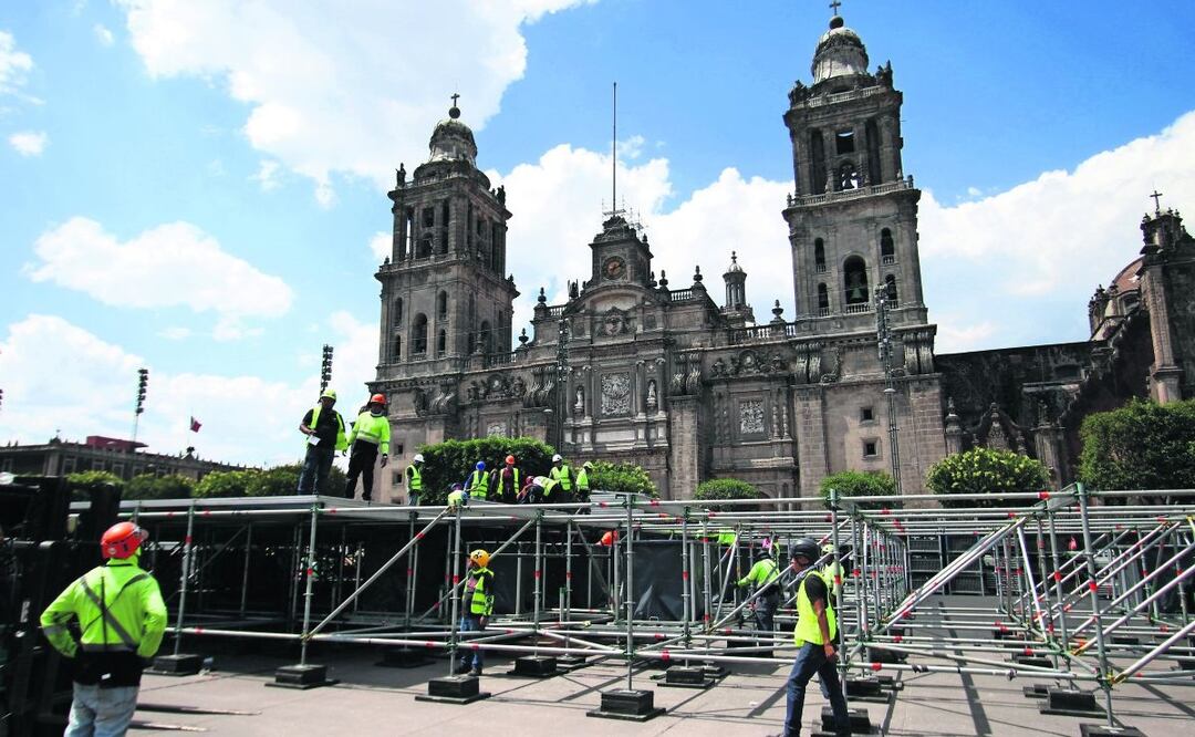 Los trabajadores colocaron los primeros soportes, Foto: Carlos Mejía/ EL UNIVERSAL