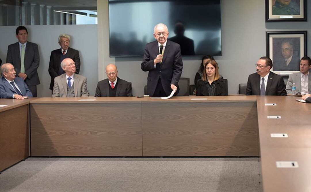 Jiménez Espriú da bienvenida a equipo de trabajo 