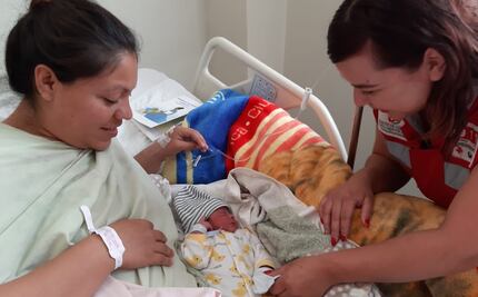 Bebé nace con ayuda de operadora del 911 en Sonora