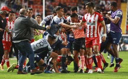 Necaxa vs Pachuca termina con brutal bronca campal
