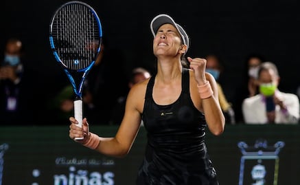 Garbiñe Muguruza consigue su primer triunfo en las WTA Finals 2021 ante Krejcikova