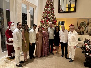 Peña Nieto reaparece en Punta Cana, República Dominicana, junto a los Clinton