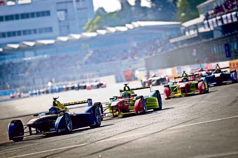 De acuerdo con el IFT, Ocesa utilizó sin permiso 29 frecuencias los días 11 y 12 de marzo de este año durante el evento de Fórmula E (ARCHIVO EL UNIVERSAL)