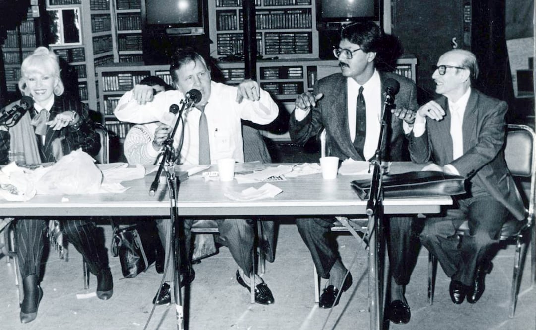 Con motivo del Mundial de futbol de 1990 en Italia, el espectáculo radiofónico de Stanley regaló 60 balones a su público. ESPECIAL.