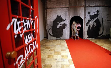 Banksy se entera por mensaje que tiene una exposición en Rusia