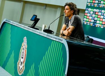 Roban casa de los padres de Guillermo Ochoa