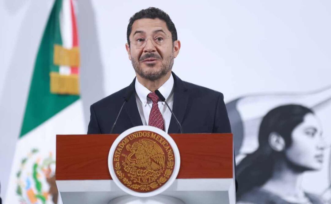 Martí Batres Guadarrama, director general del ISSSTE, durante la mañanera del 14 de octubre del 2025. Foto: Fernanda Rojas / EL UNIVERSAL.