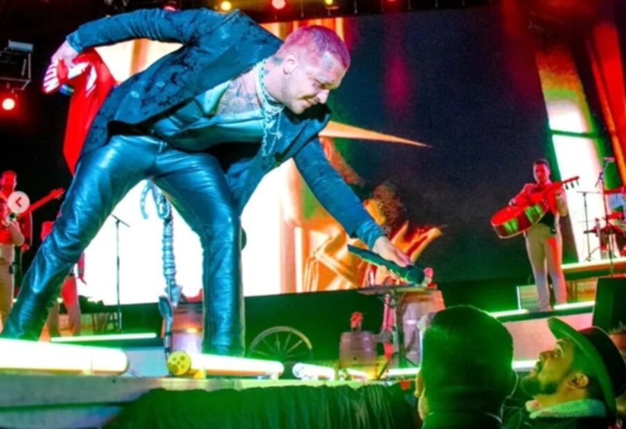 Fan que sufrió accidente cerebral agradece a Nodal: "Christian me salvó la vida con su música"