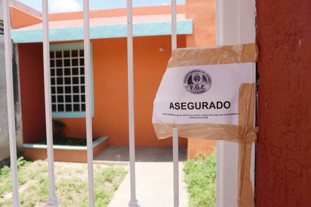 La propiedad donde se llevaron acabo los supuestos abusos, que cuenta con malla eléctrica y bardas altas, fue asegurada. (FOTOS: CUAUHTÉMOC MORENO. EL UNIVERSAL)