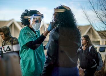 Ómicron “sigue siendo peligrosa”, advierte la OMS; contagios subieron 55% en una semana