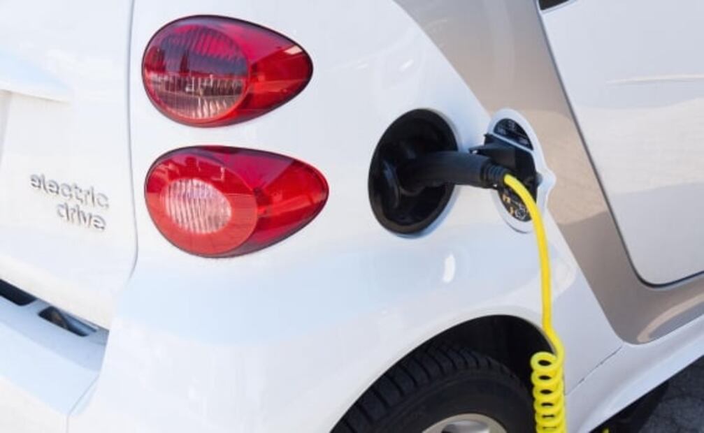 El país donde cargar un auto eléctrico es más caro que la gasolina