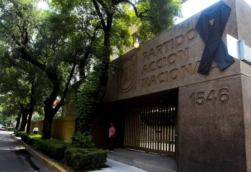 En medio de la pugna por la dirigencia nacional del PAN, en el grupo parlamentario del blanquiazul en la Cámara de Diputados se detonó un escándalo por un gasto millonario que supera los 660 millones de pesos