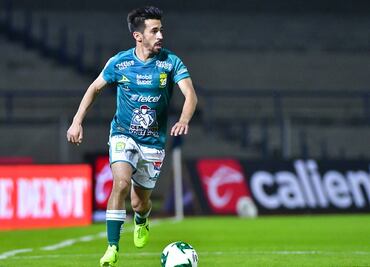 Operan a Fernando Navarro horas después de salir campeón