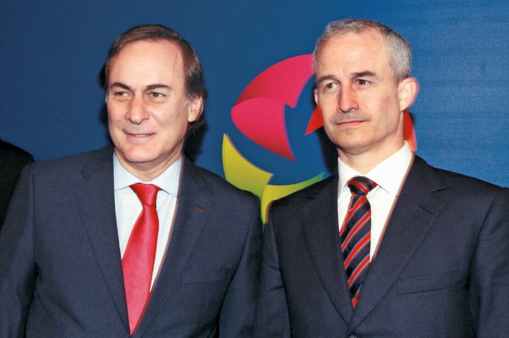 Juan Pablo Castañon, presidente del Consejo Coordinador Empresarial, junto con Manuel Escobedo, titular de la Asociación Mexicana de Instituciones de Seguros, ayer en la convención del sector. (BERNARDO MONCADA. NOTIMEX)