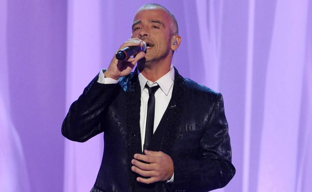 El cantante pospuso sus conciertos hasta octubre del próximo año. FOTO: AP.