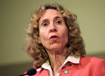 Inconformes piden "la cabeza" de la alcaldesa de Charlotte