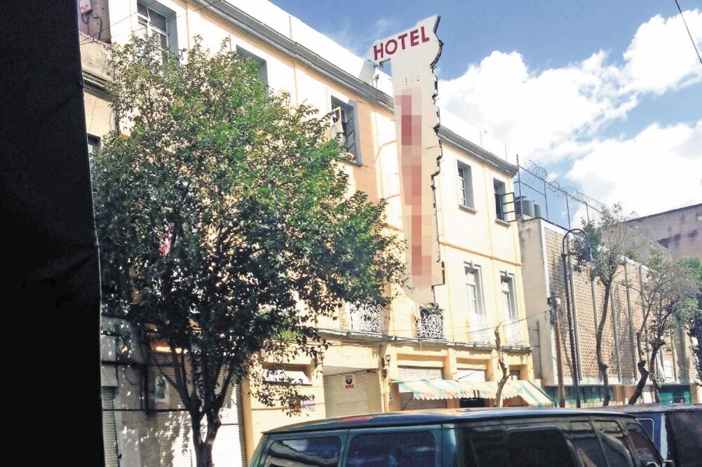 Para ingresar al hotel en el que falleció La Parkita, en una de las zonas más violentas del Centro Histórico de la capital mexicana, no es necesario presentar identificación (PEDRO VILLA Y CAÑA. EL UNIVERSAL)