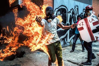 Crece la violencia durante protestas en Venezuela