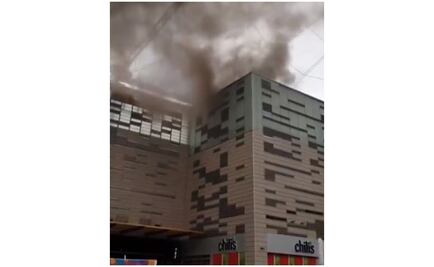 Reportan incendio en centro comercial Paseo Acoxpa, en Tlalpan