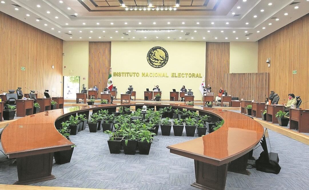 Con seis votos a favor, el Consejo General del INE acordó esta semana suspender la revocación de mandato bajo el argumento de falta de presupuesto. Foto: ARCHIVO EL UNIVERSAL