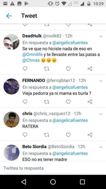 Afición culpa a Angélica Fuentes por situación financiera de Chivas