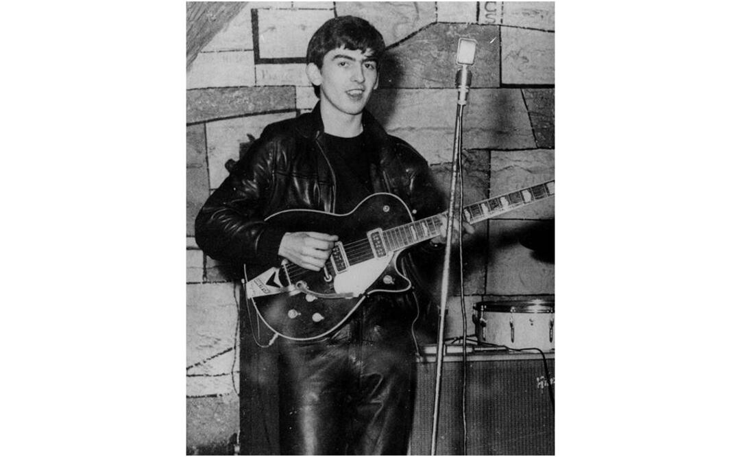 George Harrison tocando en The Cavern Club. Foto: Archivo 