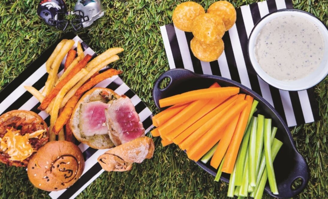 La final del Super Bowl es un buen pretexto para reunirse con amigos y familiares (Foto Archivo El Universal)