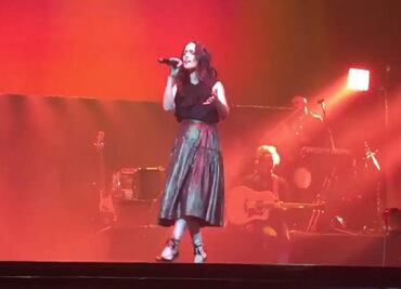 Julieta Venegas le canta a Juan Gabriel