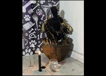 Encuentran altar de santería en operativo realizado en bar "El perro salado"